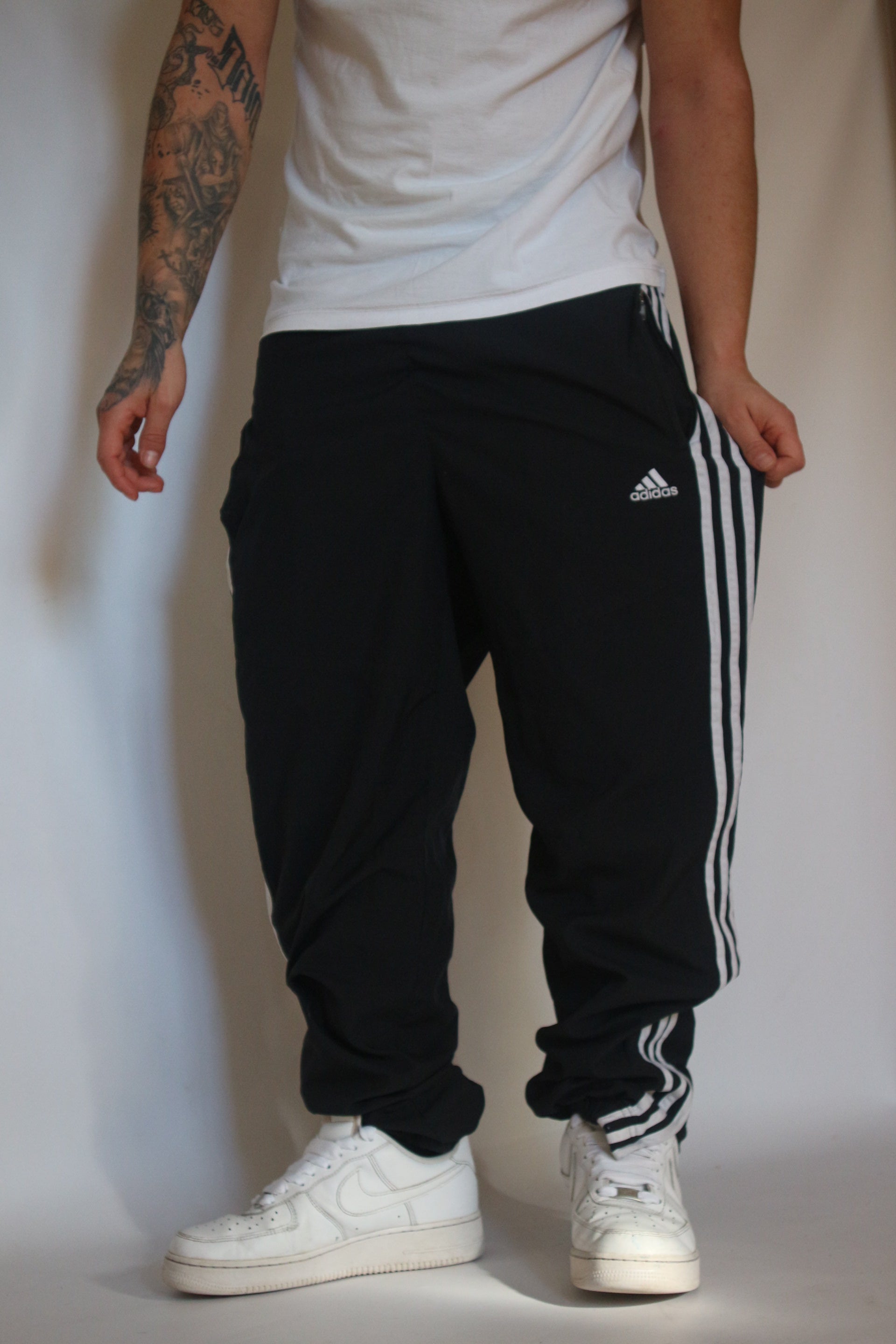 Adidas Clasical All Black Trackpant